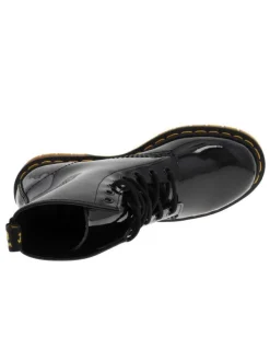 Bottines noire en cuir enduit à talon décroché bas avec des lacets ronds