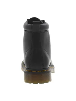 Bottines noires à talon décroché bas avec des lacets ronds à 6 oeillets