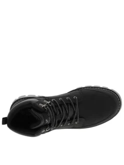 Bottines noires à talon plat à lacets avec des œillets métalliques