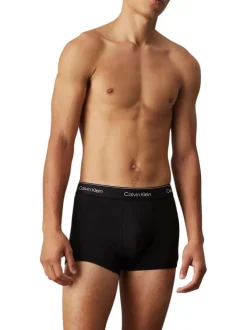 Boxer classique noir uni avec une coupe fermée et une taille élastiquée