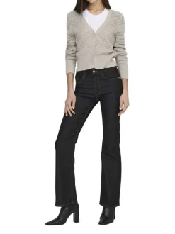 Cardigan beige uni en crochet ajouré avec une coupe droite et un col v