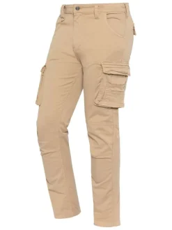 Cargo en coton beige uni avec une coupe slim fit et des poches à rabat