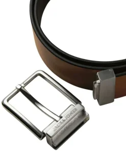 Ceinture camel unie avec fermeture à boucle à ardillon argentée