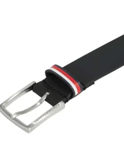 Ceinture en cuir noire unie avec une finition lisse