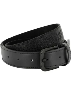 Ceinture en cuir noire unie avec une boucle carrée métallique