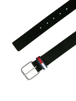 Ceinture en cuir noire unie avec boucle métallique et passant iconique