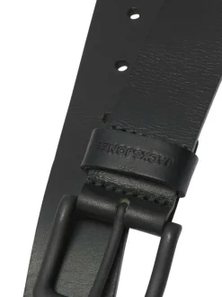 Ceinture en cuir de buffle noire pourvu du nom de la marque sur le passant