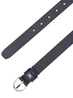 Ceinture en cuir marine unie avec fermeture à boucle à ardillon argentée