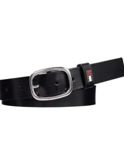 Ceinture en cuir noire unie avec une boucle argentée arrondie