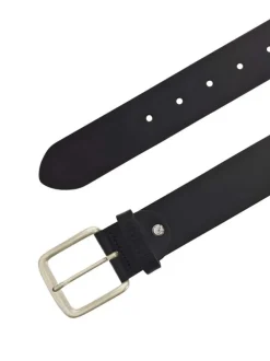 Ceinture en cuir noir unie réglable avec une boucle argentée