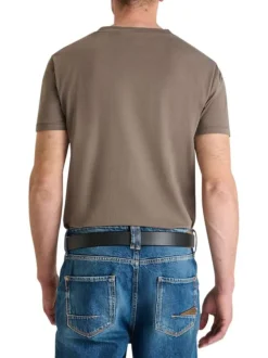 Ceinture noire unie en cuir pourvue d'une boucle à ardillon