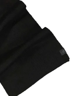 Écharpe noire unie en maille côtelée