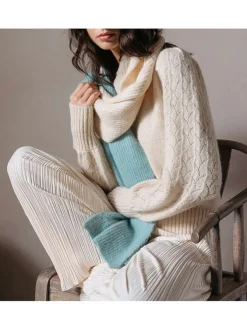 Écharpe beige et menthe avec grandes rayures en tricot