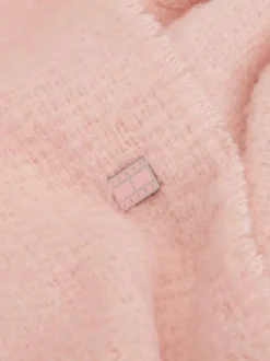 Écharpe en laine mélangée rose unie avec des franges aux extrémités