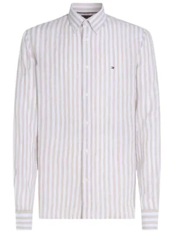 Chemise beige en lin rayée en blanc avec une coupe droite à col français