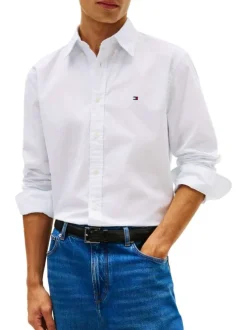 Chemise blanche en coton à coupe droite pourvue d'un col à revers