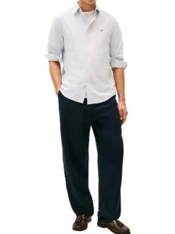Chemise blanche fantaisie à coupe droite avec un col à rabats