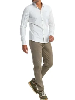 Chemise blanche à motifs pourvue d'une coupe slim et d'un col français