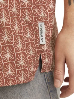 Chemise brique imprimé avec une coupe droite à col français