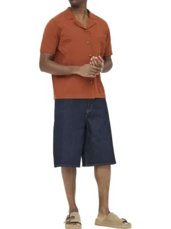 Chemise brique unie pourvue de manches courtes et d'une coupe droite