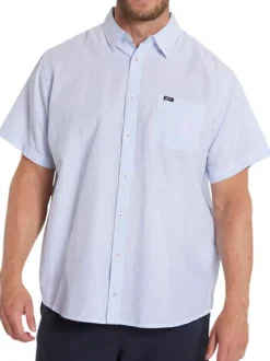 Chemise ciel à fines rayures avec une coupe droite et un col français