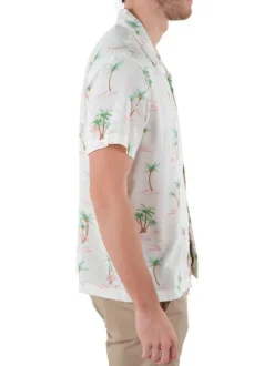 Chemise écrue imprimé tropicale avec une coupe regular fit et un col cubain