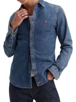 Chemise denim en coton mélangé bleue unie avec une coupe slim et le logo brodé