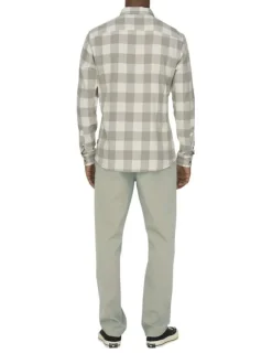 Chemise en coton beige à carreaux avec une coupe droite et un col français