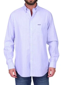 Chemise en coton biologique bleu ciel à rayures avec une coupe droite