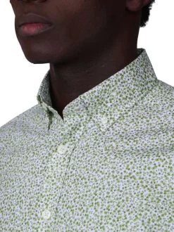 Chemise en coton biologique kaki unie avec une coupe droite et un col à revers