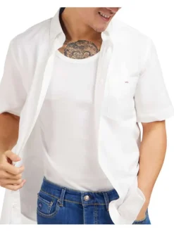 Chemise en coton blanche avec coupe regular fit col américain et manches courtes