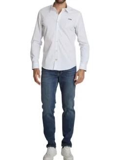 Chemise en coton blanche à coupe droite ornée d'un motif abstrait