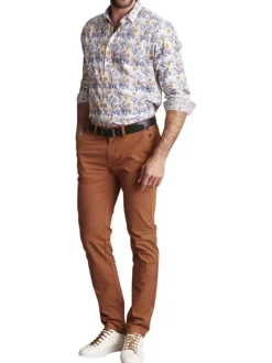 Chemise en coton blanche à imprimé violet et orange avec une coupe regular fit