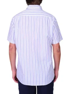 Chemise en coton blanche à rayures avec une coupe droite et un col boutonné