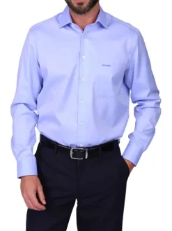 Chemise en coton bleu ciel unie avec une coupe droite et un col à revers