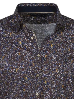 Chemise en coton bleue marine à petites fleurs avec une coupe slim et une poche