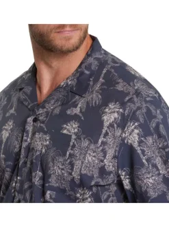 Chemise en coton bleue marine tropicale avec col cubain et manches courtes