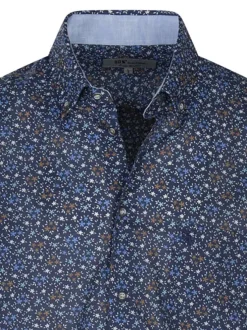 Chemise en coton bleu fleurie avec un col américain et une coupe regular fit