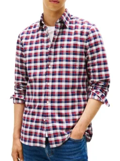 Chemise en coton bordeaux à motif écossais avec un col à rabats