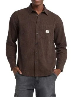 Chemise en coton brune à motif pied de poule et pourvue d'un col à rabats