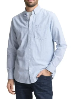 Chemise en coton ciel à rayures avec une coupe droite et un col boutonné