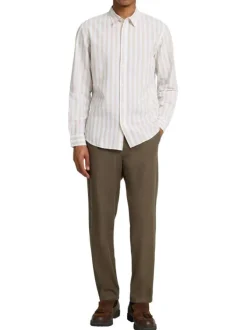 Chemise en coton et lin mélangé beige à rayures avec une coupe slim fit