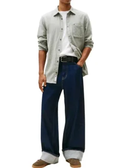 Chemise en coton kaki unie avec des boutons et une coupe droite