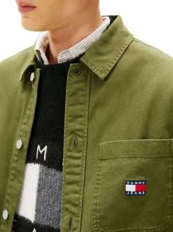 Chemise en coton kaki unie avec une coupe droite et un col à revers