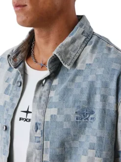 Chemise en coton mélangé bleue à carreaux avec une coupe droite