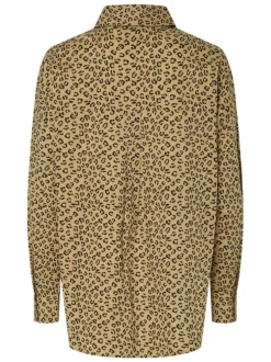 Chemise en coton motif léopard avec un coeur rouge brodé sur la poitrine