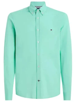 Chemise en coton vert d'eau unie avec une coupe slim et un col boutonné
