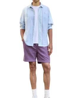 Chemise en coton verte à rayures avec une coupe droite et un col français