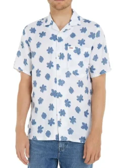Chemise en lin blanche fleurie avec une coupe droite et un col cubain