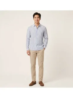 Chemise en lin et coton bleue à rayures pourvue d'un col français
